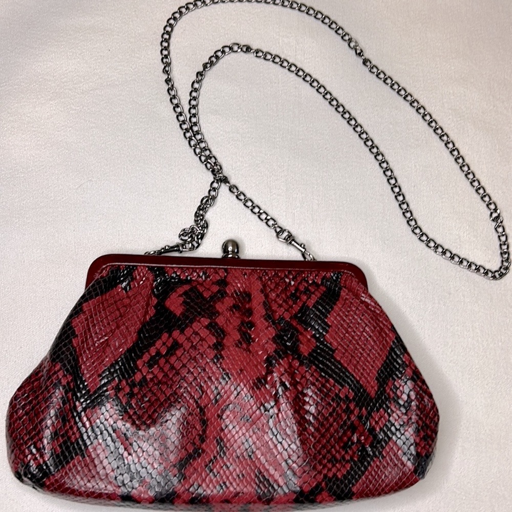 ❤️🖤Patricia Nash Berry Leathet Red Python Ealing framed crossbody/card - Picture 3 of 16